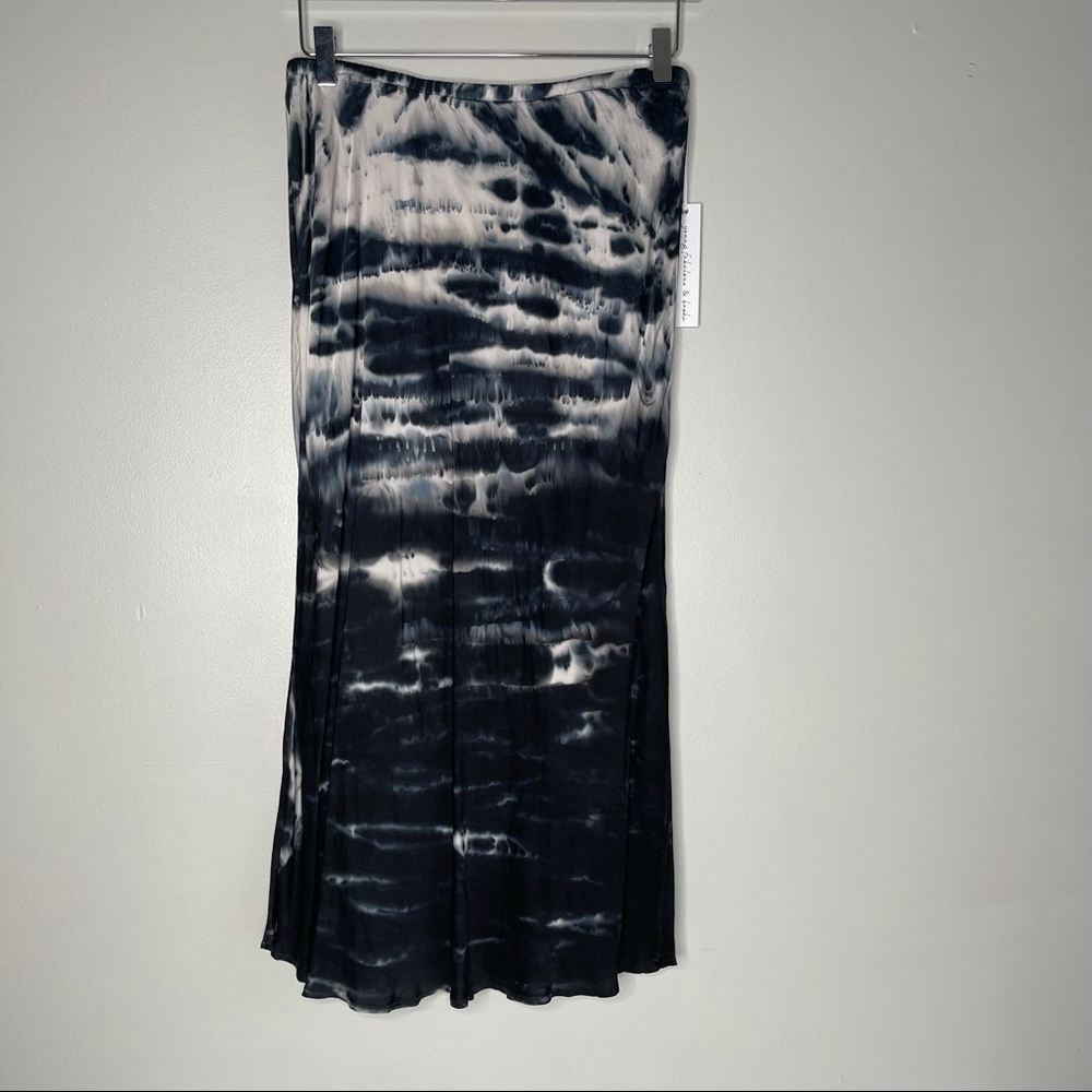 Young fabulous & broke skirt size medium